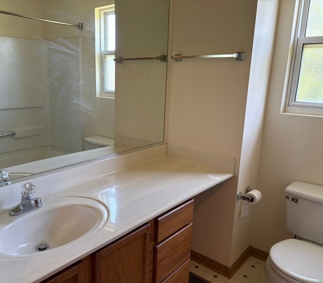 Building Photo - 7207 Bradley Dr