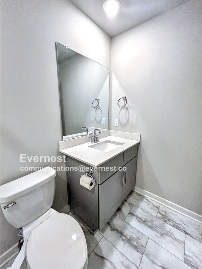 Building Photo - 549 Swanholme Dr
