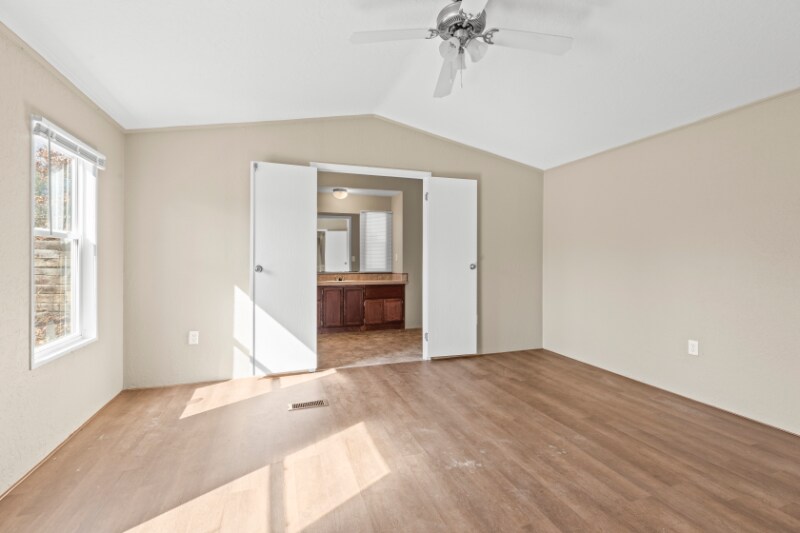 Building Photo - 15807Country Way
