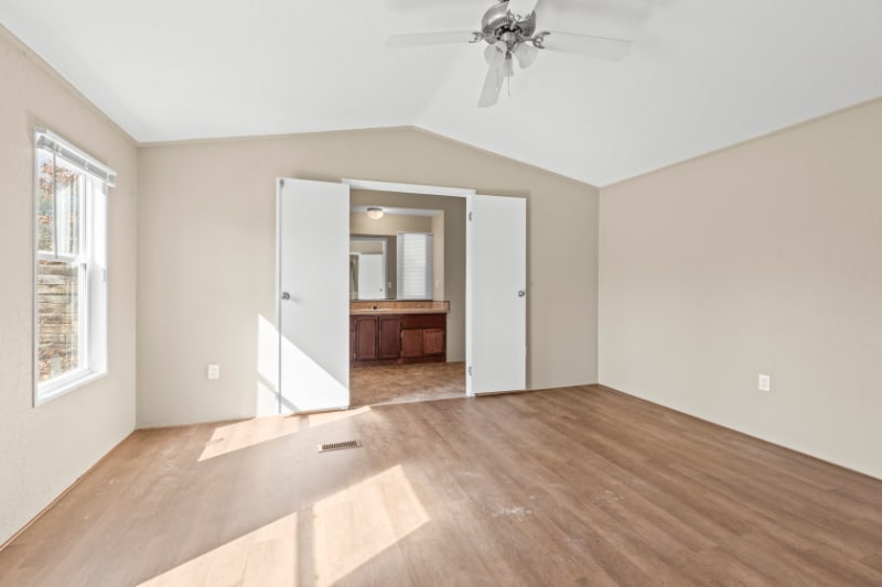 Building Photo - 15843 Country Way