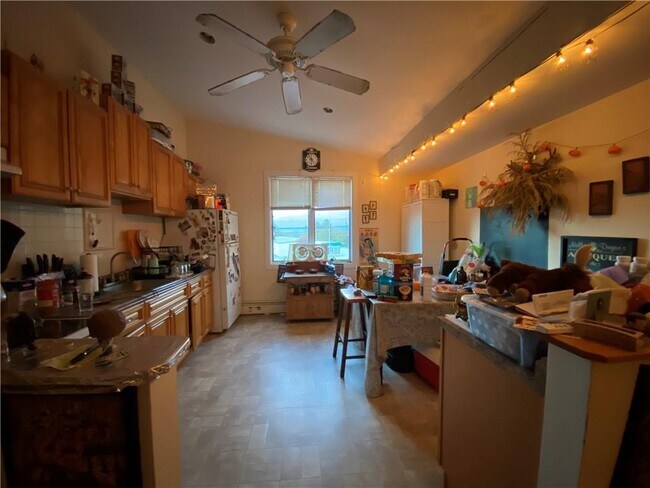 Building Photo - 16 Clearview Ave