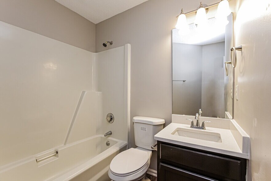 Building Photo - 4817 Farmview Dr