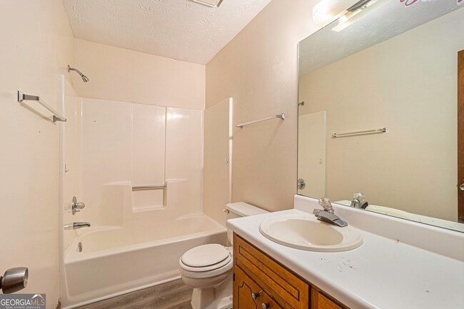 Building Photo - 1609 Riverside Trail NE