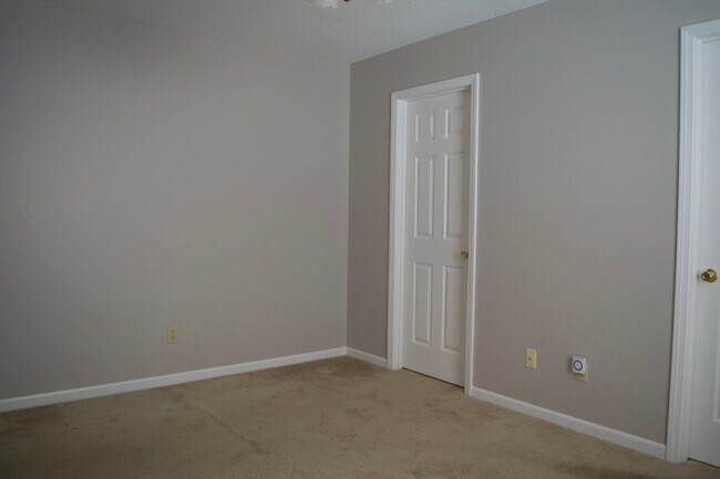 Building Photo - Great 3 Bed 2 Bath House In Ashland MO!