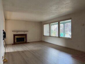 Building Photo - 111 NE 92nd St