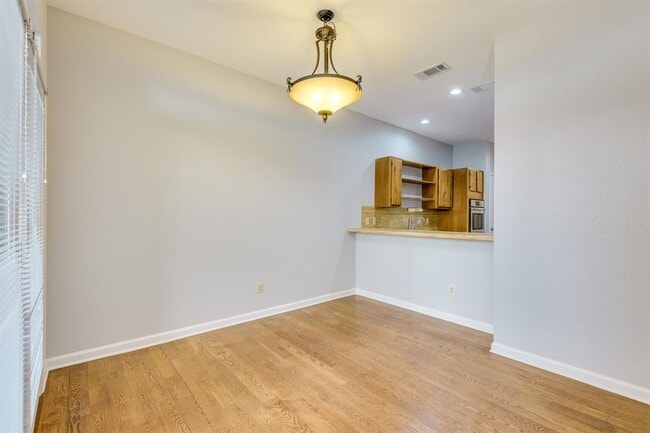 Building Photo - 8318 Greenslope Dr