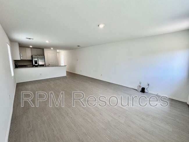 Building Photo - 14818 Razorbill Dr