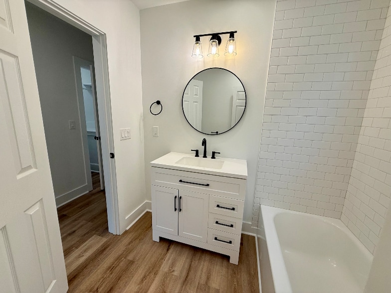 Building Photo - 3613 Glendon Dr