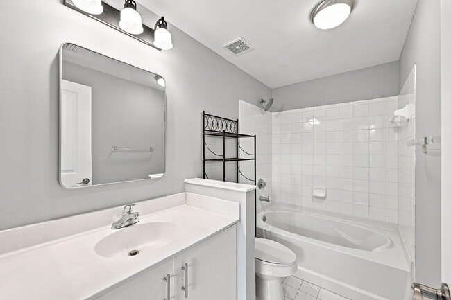 Building Photo - 5860 W Sample Rd