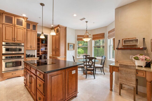 Building Photo - Luxury Rental Available