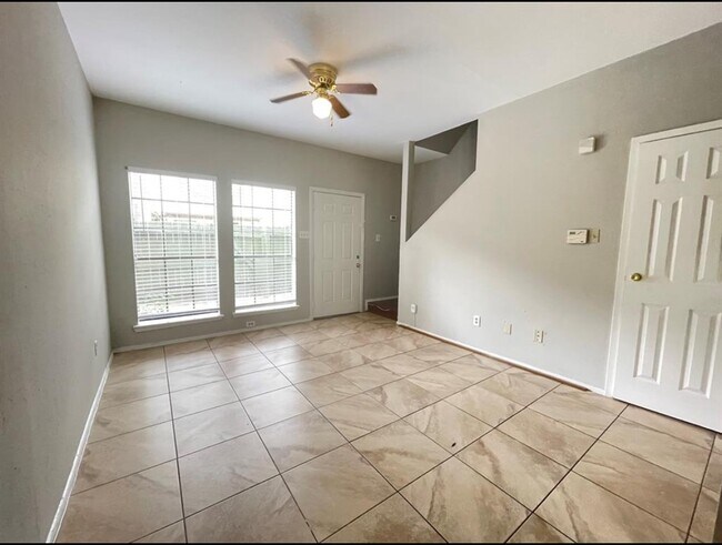 Building Photo - 8719 Village of Fondren Dr