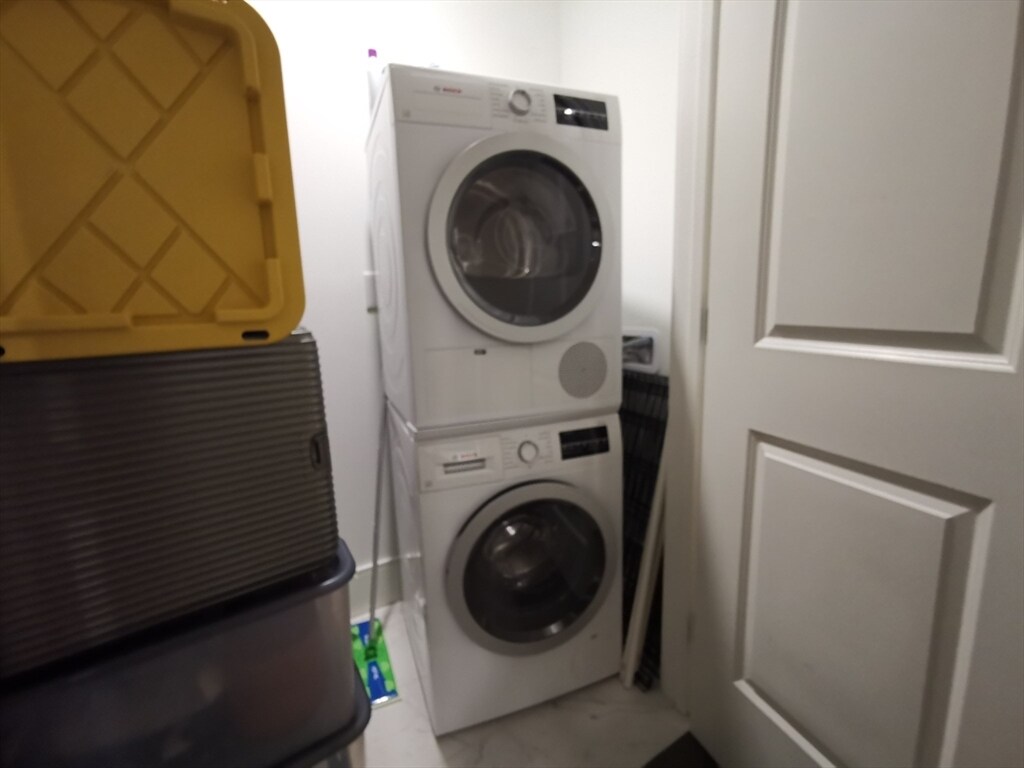 Building Photo - 214 Market St