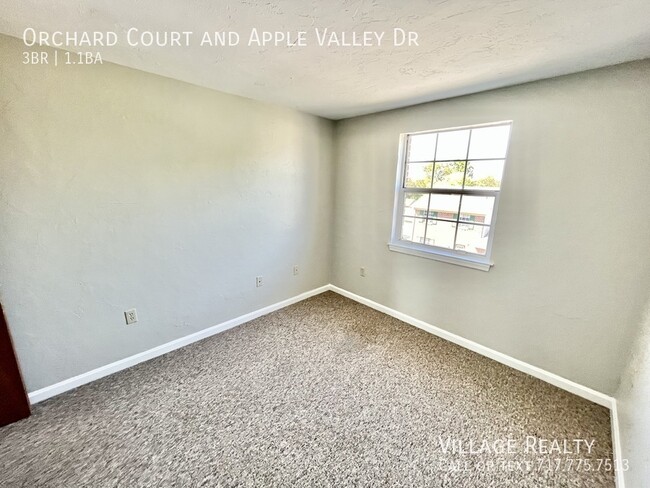 Building Photo - 2-car garage! Roomy 3-bed townhome in Dall...