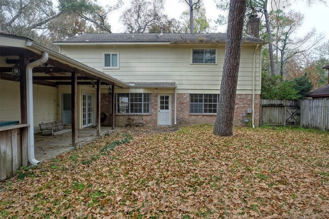 Building Photo - 2230 Lakeville Dr