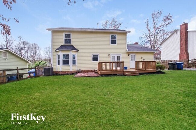 Building Photo - 2310 Fernridge Ln