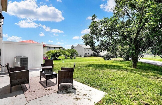 Building Photo - 2422 Lehman St