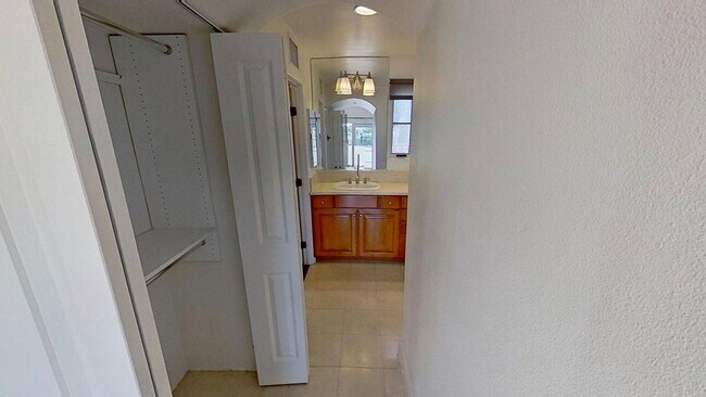 Building Photo - Spacious 2-bedroom/2.5-bathroom Townhouse- In the heart of the Funk Zone