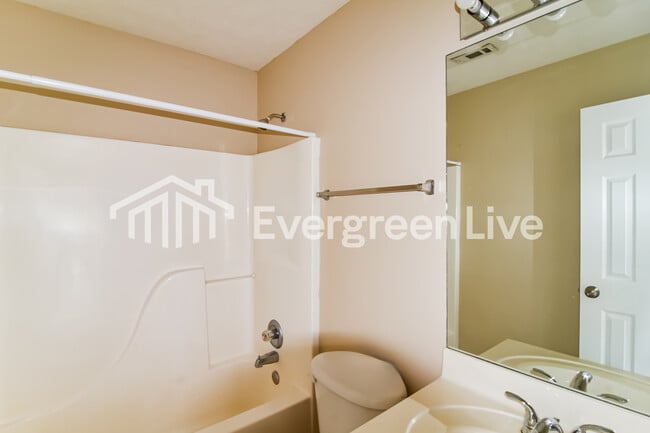 Building Photo - 3925 Claiborne Cir