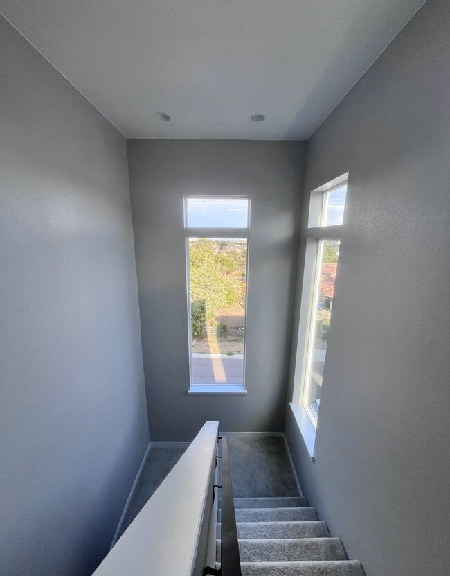 Building Photo - Stunning 3-Story Modern Home with Rooftop Terrace & Flatiron Views