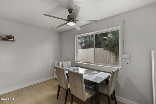 Building Photo - 2208 E Contessa Cir