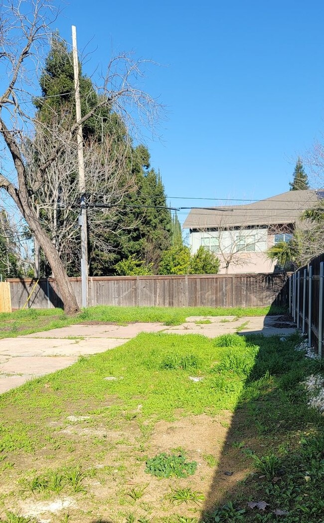 Building Photo - 4407 4th Ave