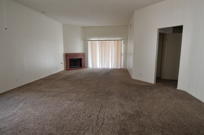 Building Photo - 3144 Mediterranean Dr