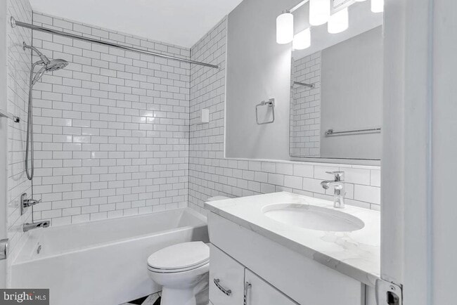 Building Photo - 5716 Chapman Mill Dr