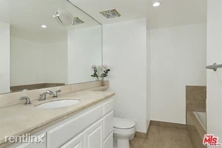 Building Photo - 2 br, 3 bath House - 851 N Kings Rd Apt 101