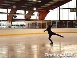 Building Photo - 150 S Middle Neck Rd