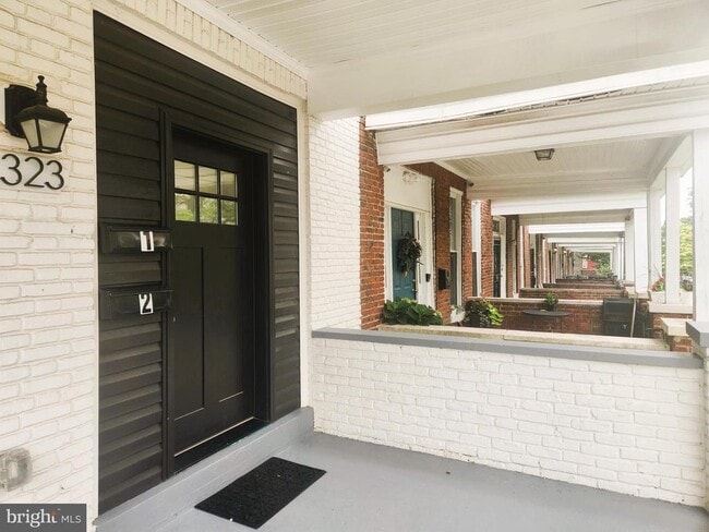 Building Photo - 2323 Whittier Ave