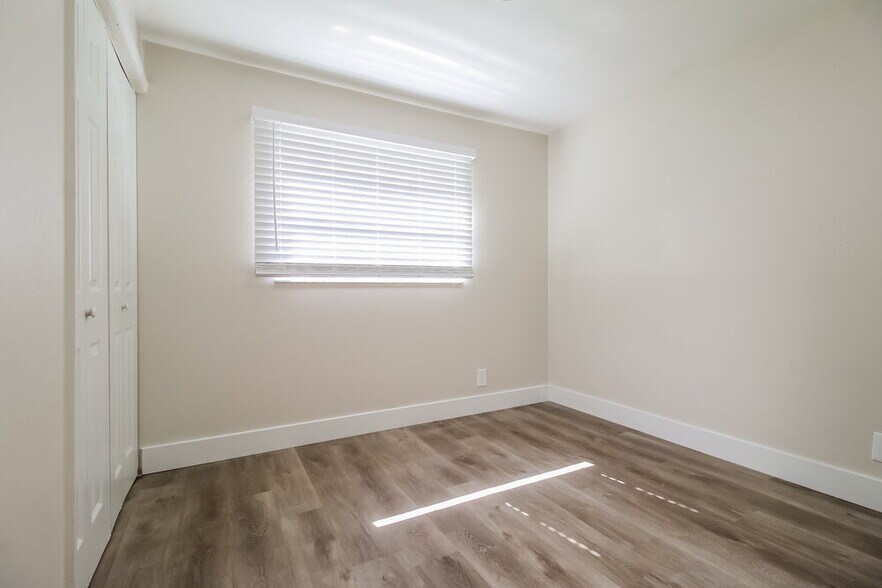 Building Photo - 5383 Eadie Pl