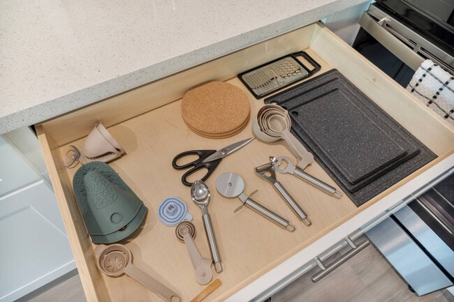 Building Photo - 16601 N Parkview Pl