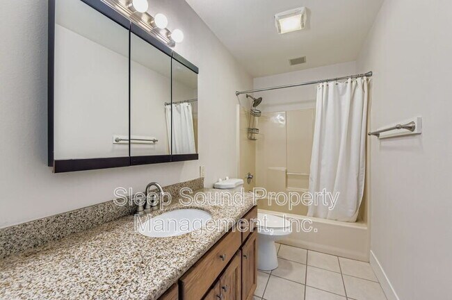 Building Photo - 4817 NE Holman St