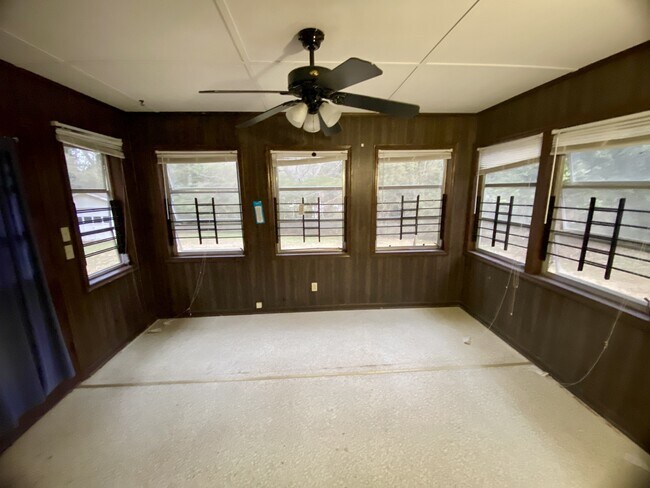 Building Photo - 1953 Hwy 138 SW