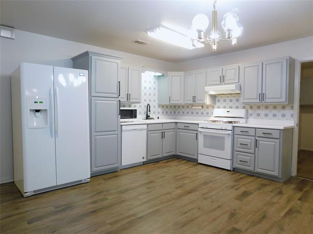 Building Photo - 705 Sun Valley Dr