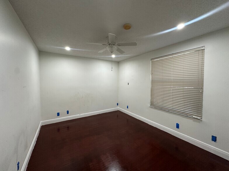 Building Photo - 124 Canterbury Plz