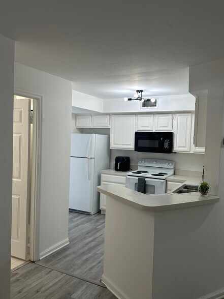 Building Photo - 1280 S Alhambra Cir