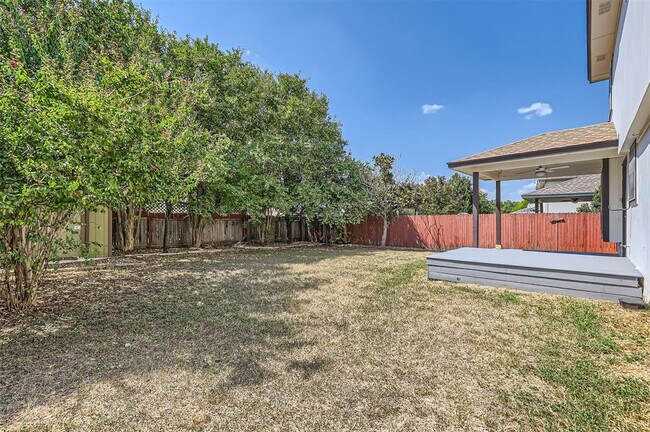 Building Photo - 3001 Rainy River Dr