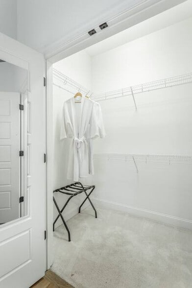 Building Photo - 1494 Madison St