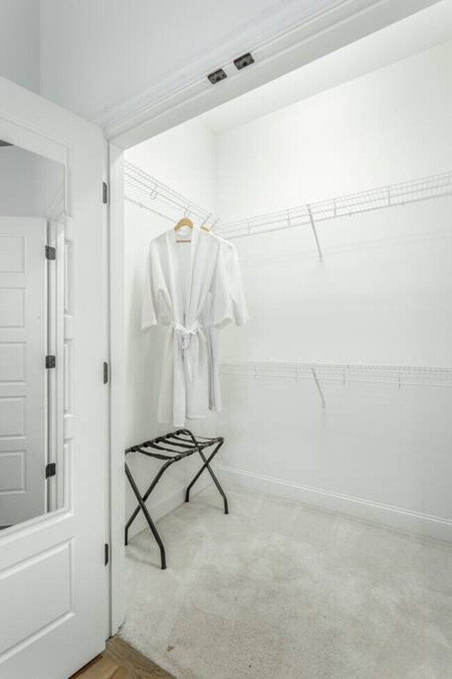 Building Photo - 1494 Madison St