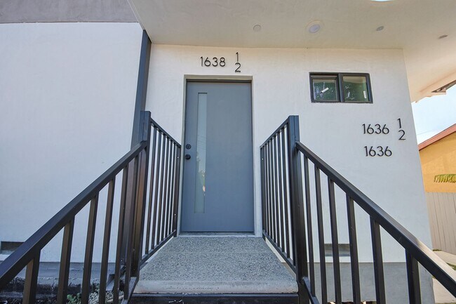 Building Photo - 1638 S Longwood Ave