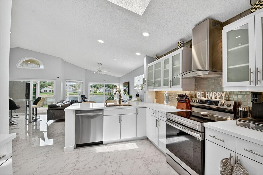 Building Photo - 9601 Harbour Lake Cir