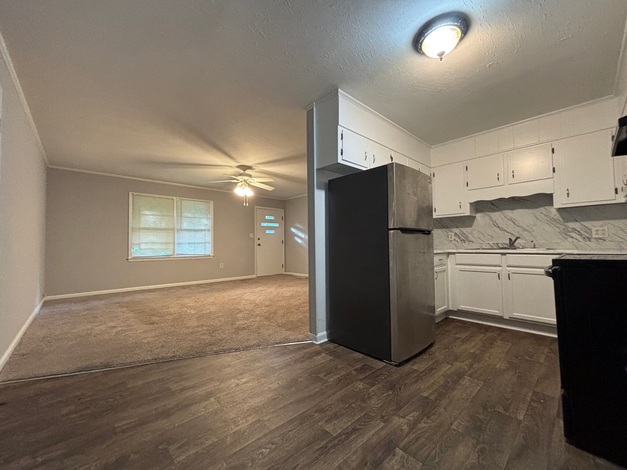 Building Photo - 3211 Country Ln