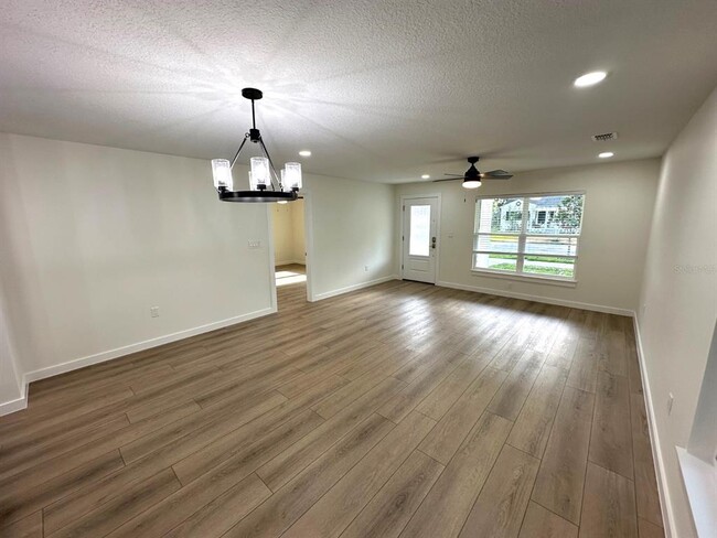 Building Photo - 223 S Forest Ave
