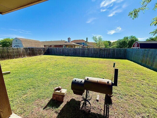 Building Photo - 133 Paige Bend