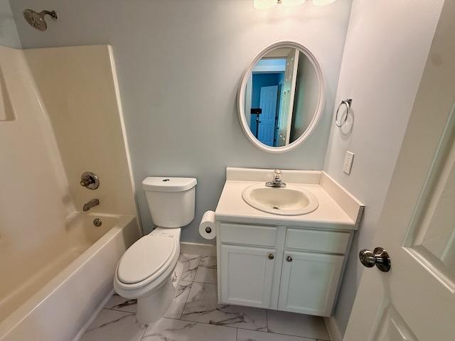 Building Photo - 1000 Meadowgreen Dr