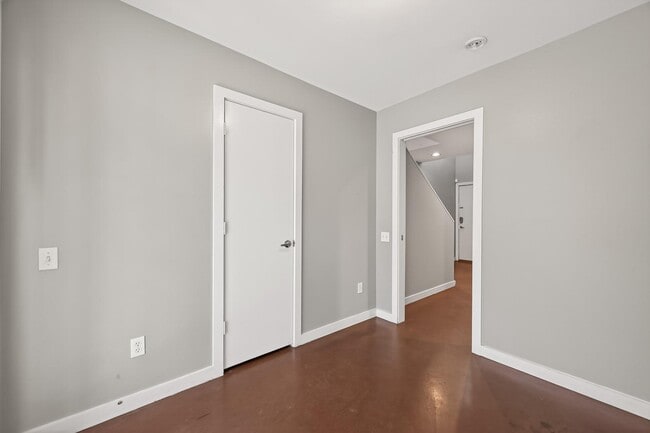 Building Photo - 6911 Yellowstone Way Dr