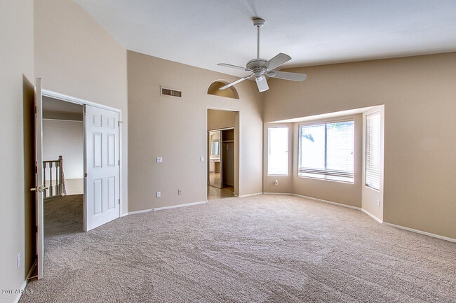 Building Photo - 5951 W Park Ave