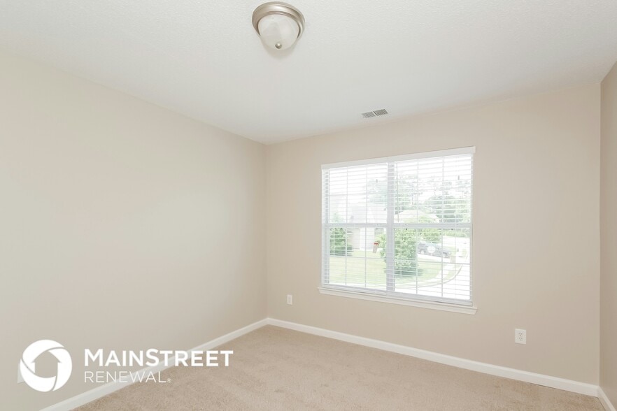 Building Photo - 5934 Colonnade Dr