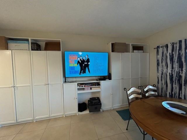 Building Photo - 880 Mandalay Ave